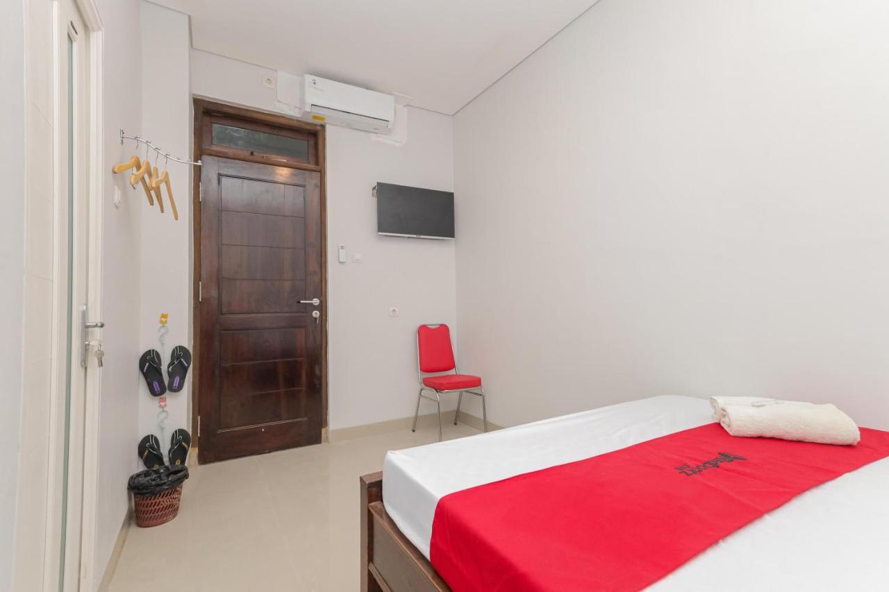 Reddoorz @ Gedangan Sidoarjo Hotel Exterior photo